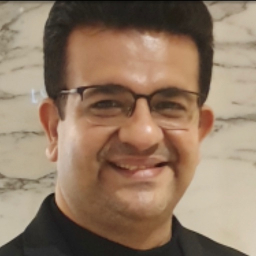 Gauhar, Vineet
